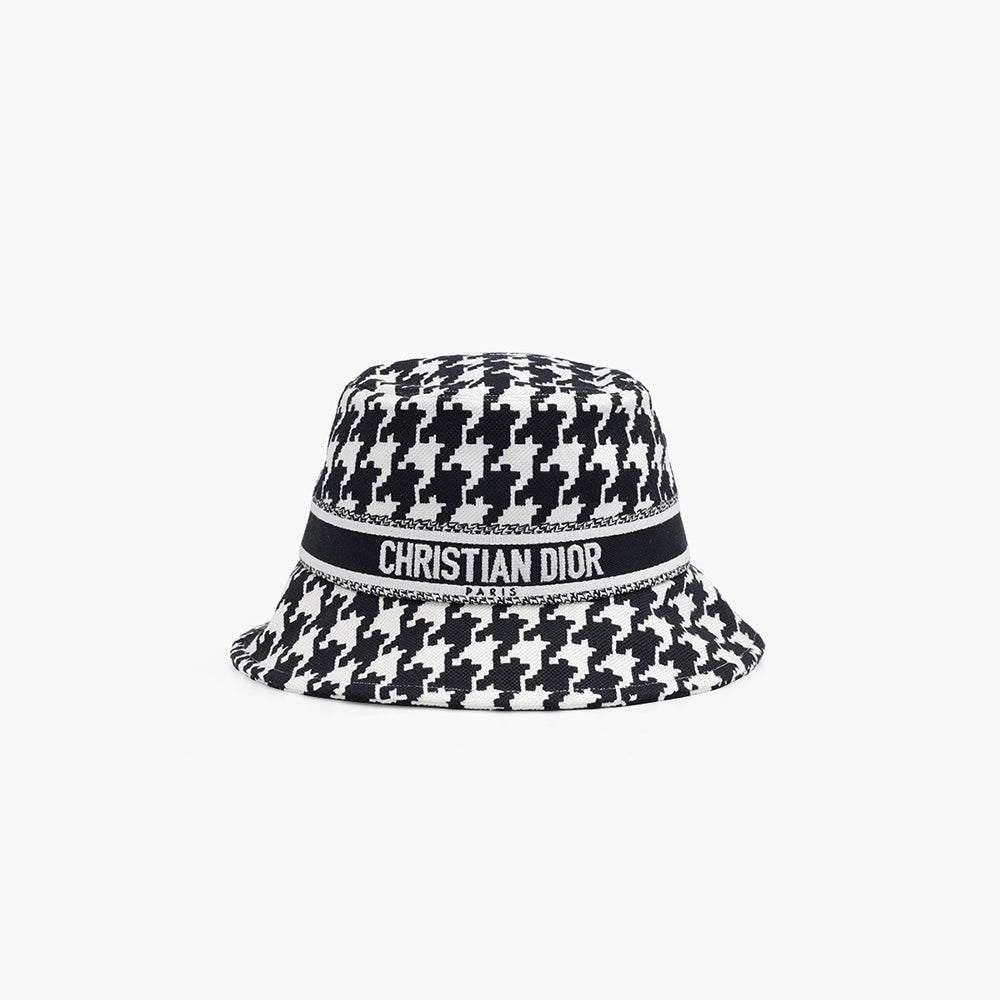 CHRISTIAN DIOR 30 Montaigne Small Brim Bucket Hat in Black White with Large Houndstooth Motif - Lovelo Room